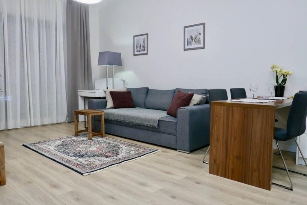 Sarmacka Apartment In Wilanow Warsaw Exterior photo